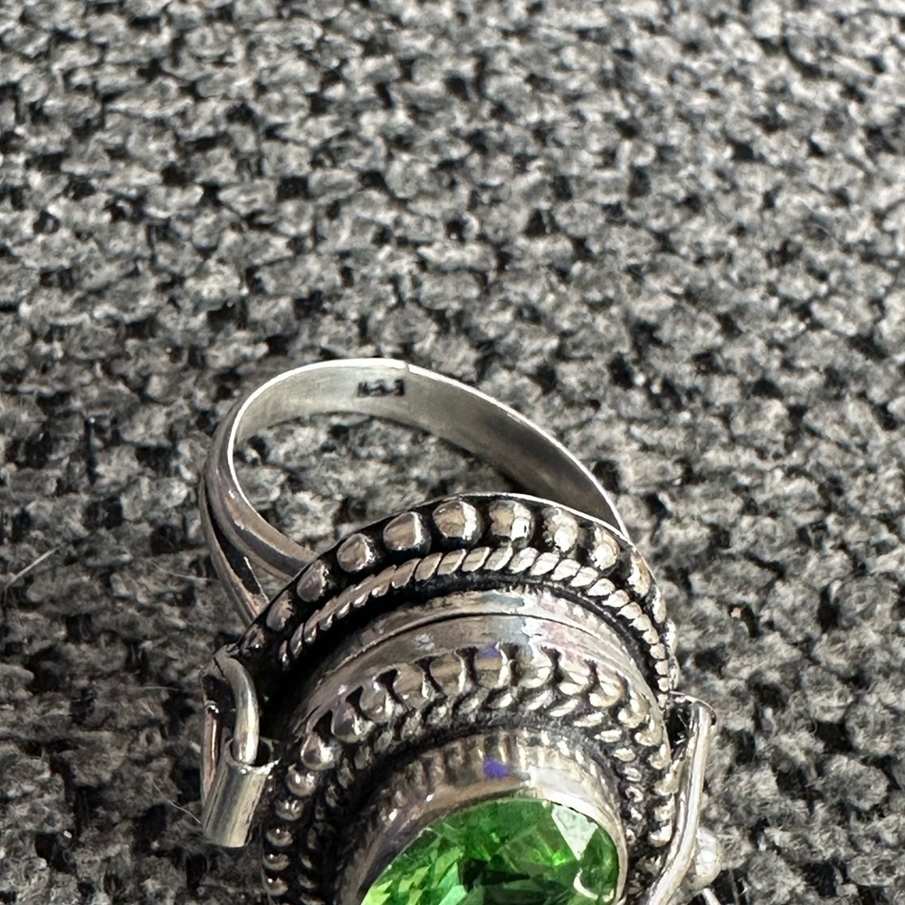 Poison Ring Green Crystal Size 10 - Picture 6 of 8